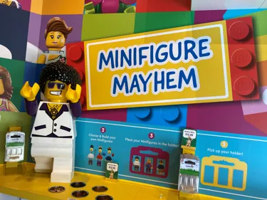 Minifigure Mayhem