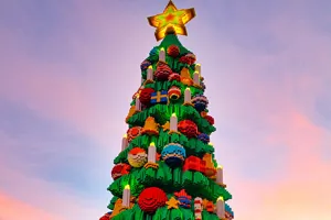 Holidays Tree at LEGOLAND New York