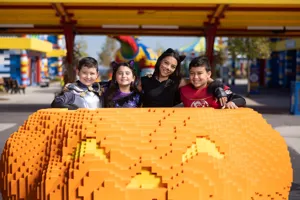 BOT Family Entrance Photo Op 7X5